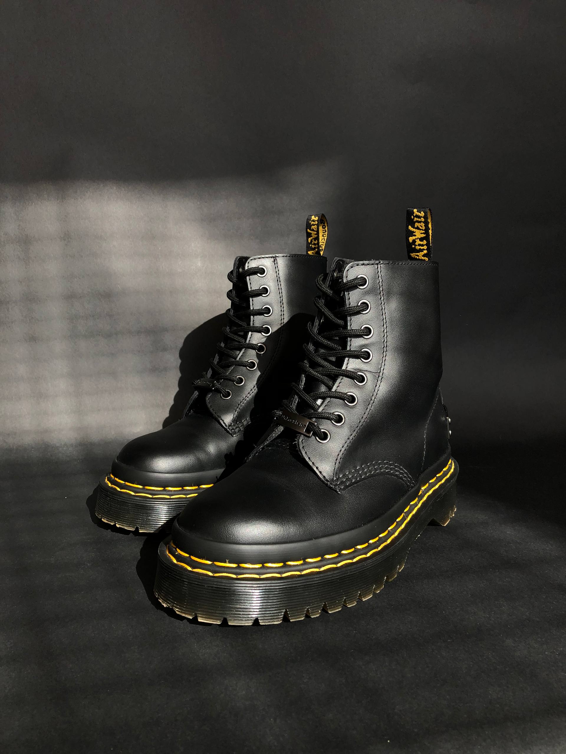 Dr. Martens 1460 Bex DS - Black Haircell (UK 5 EU 38) Б\у Dr. Martens 1460 Bex DS - Black Haircell (UK 5 EU 38) в хорошому стані. Вживані черевики Dr. Martens