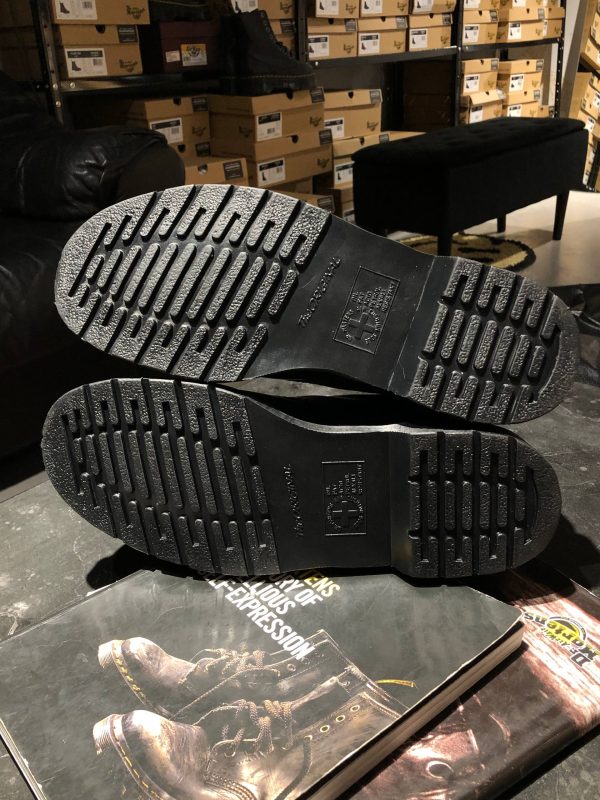 RESALE черевики Dr. Martens 1460 Mono - Black Smooth (UK 9 EU 44) Вживані Dr. Martens 1460 Mono - Black Smooth (UK 9 EU 44) Без дефектів Dr. Martens 1460 Mono - Black Smooth (UK 9 EU 44)