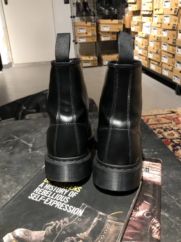 RESALE черевики Dr. Martens 1460 Mono - Black Smooth (UK 9 EU 44) Вживані Dr. Martens 1460 Mono - Black Smooth (UK 9 EU 44) Без дефектів Dr. Martens 1460 Mono - Black Smooth (UK 9 EU 44)