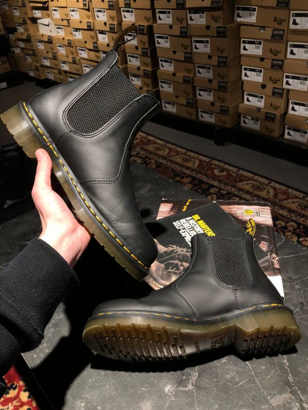 Класичні челсі від Dr. Martens 2976 – Black Nappa (UK 7 / EU 41) Вживані, в хорошому стані.