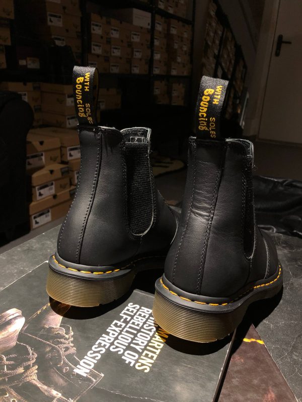 Класичні челсі від Dr. Martens 2976 – Black Nappa (UK 7 / EU 41) Вживані, в хорошому стані.