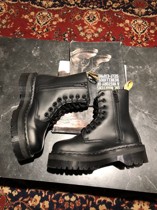 Вживані черевики Dr. Martens Jadon II Vegan - Mono Black Felix - 38 в ідеальному стані