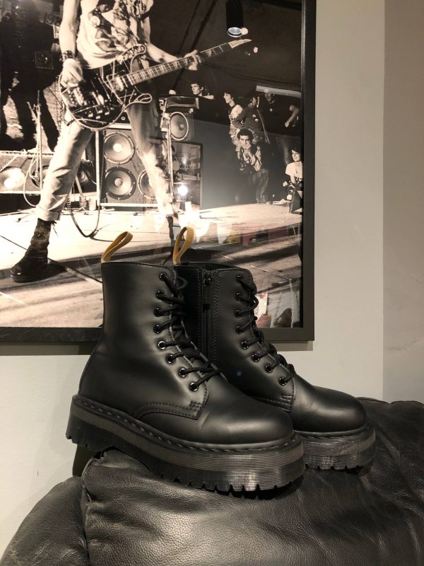 Вживані черевики Dr. Martens Jadon II Vegan - Mono Black Felix Rub-Off (UK 7 EU 41)