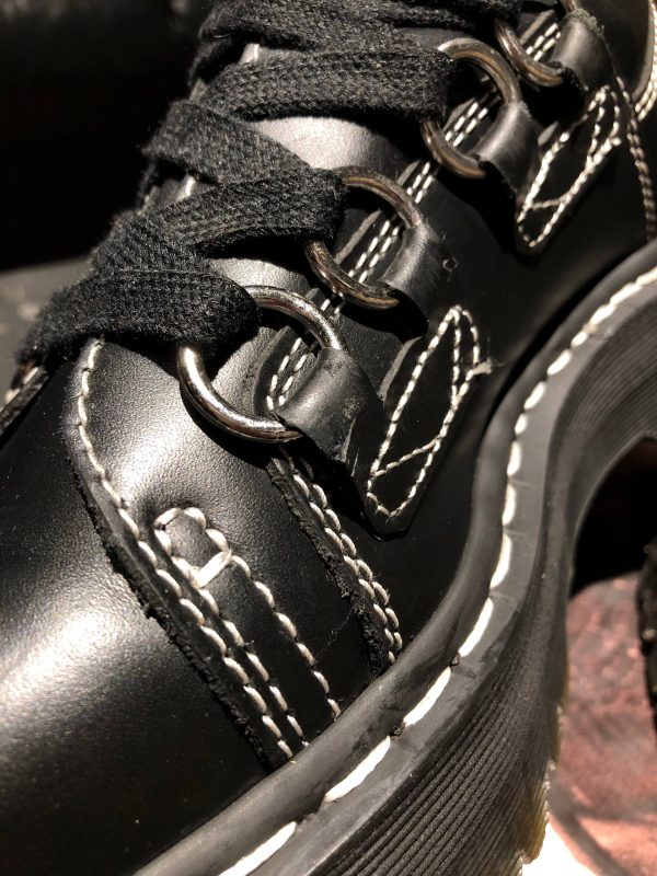 Вживані черевики Dr. Martens Jadon XL Black Haircell (UK 5 EU 38) з мінімальними ознаками експлуатації. Виготовленні з міцної шкіри на платформі.