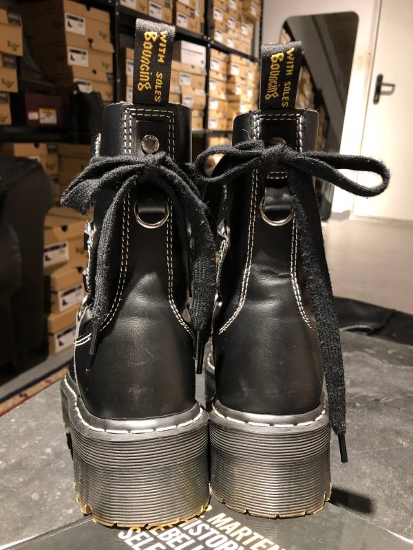 Вживані черевики Dr. Martens Jadon XL Black Haircell (UK 5 EU 38) з мінімальними ознаками експлуатації. Виготовленні з міцної шкіри на платформі.