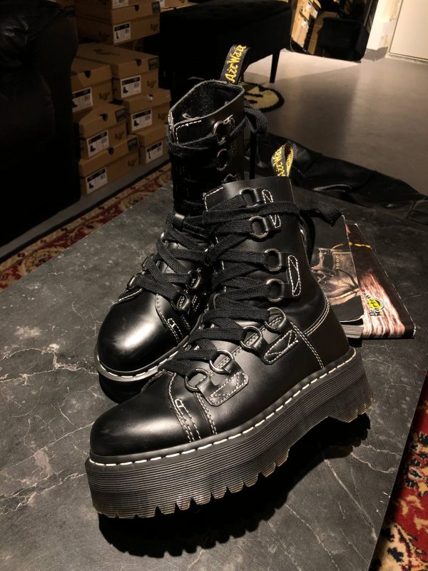 Вживані черевики Dr. Martens Jadon XL Black Haircell (UK 5 EU 38) з мінімальними ознаками експлуатації. Виготовленні з міцної шкіри на платформі.