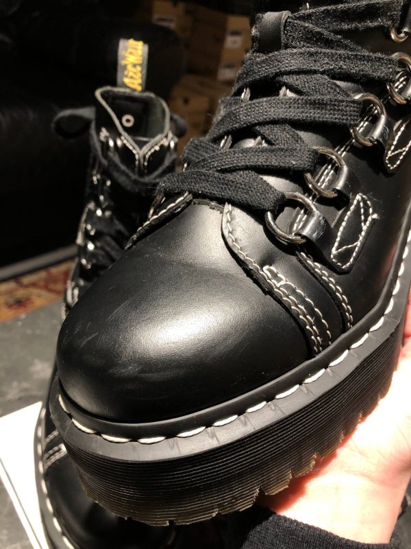 Вживані черевики Dr. Martens Jadon XL Black Haircell (UK 5 EU 38) з мінімальними ознаками експлуатації. Виготовленні з міцної шкіри на платформі.