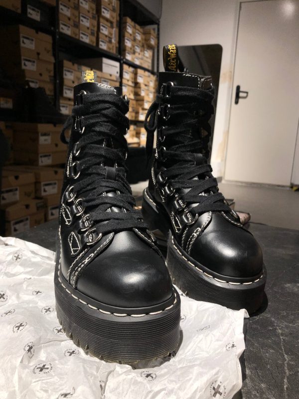 Вживані черевики Dr. Martens Jadon XL Black Haircell (UK 5 EU 38) з мінімальними ознаками експлуатації. Виготовленні з міцної шкіри на платформі.