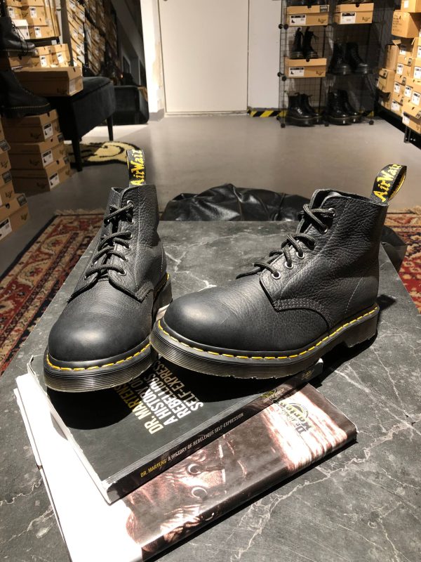 Б\у напівчеревики Dr. Martens 101 Pascal - Black Ambassador (UK 7 EU 41) в ідеальному стані, черевики мартенс як нові на resale.martens.com.ua