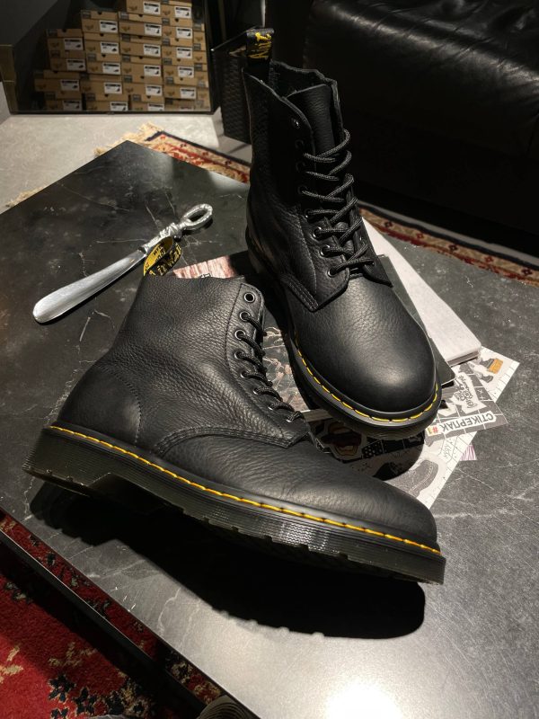 Б/у черевики Dr. Martens 1460 - Black Ambassador (UK 9 EU 43) в хорошому стані, вживане взуття Dr. Martens 1460 - Black Ambassador (UK 9 EU 43)