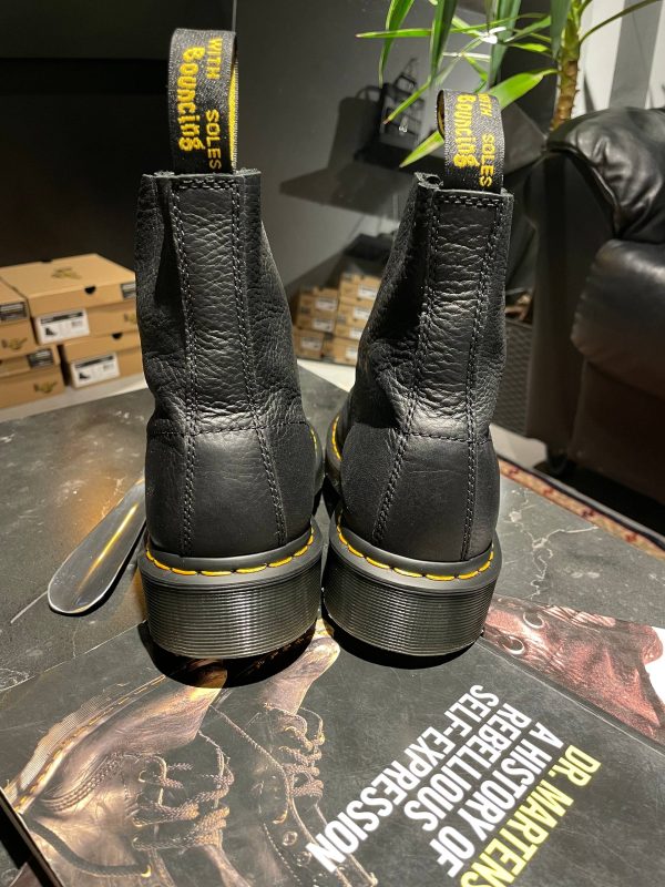 Б/у черевики Dr. Martens 1460 - Black Ambassador (UK 9 EU 43) в хорошому стані, вживане взуття Dr. Martens 1460 - Black Ambassador (UK 9 EU 43)
