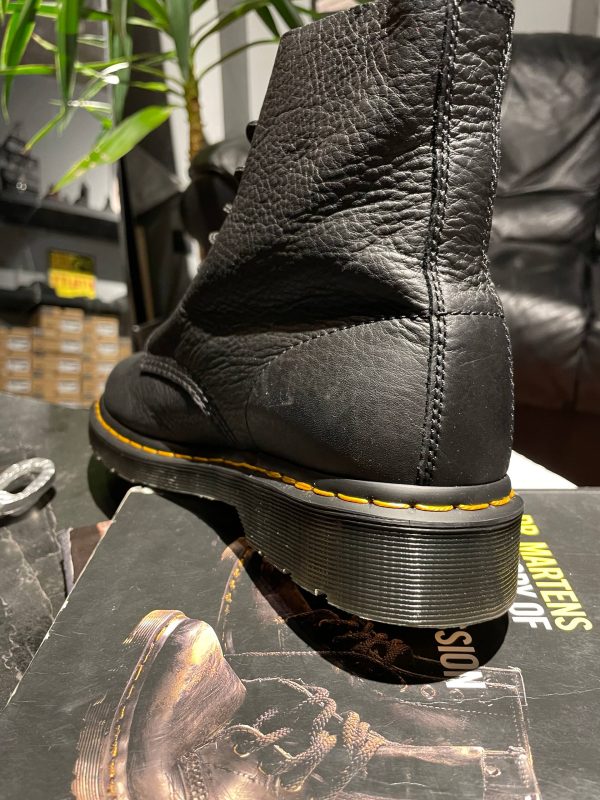 Б/у черевики Dr. Martens 1460 - Black Ambassador (UK 9 EU 43) в хорошому стані, вживане взуття Dr. Martens 1460 - Black Ambassador (UK 9 EU 43)