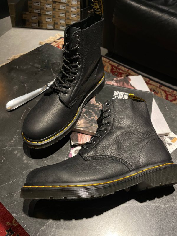 Б/у черевики Dr. Martens 1460 - Black Ambassador (UK 9 EU 43) в хорошому стані, вживане взуття Dr. Martens 1460 - Black Ambassador (UK 9 EU 43)