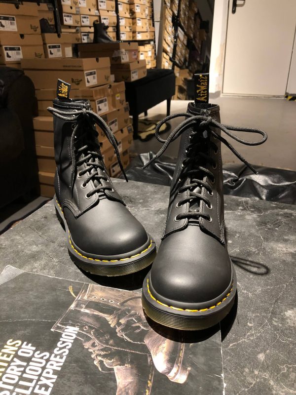 Вживані Dr. Martens 1460 W - Black Nappa (UK 5 EU 38) в хорошому стані купити в Україні