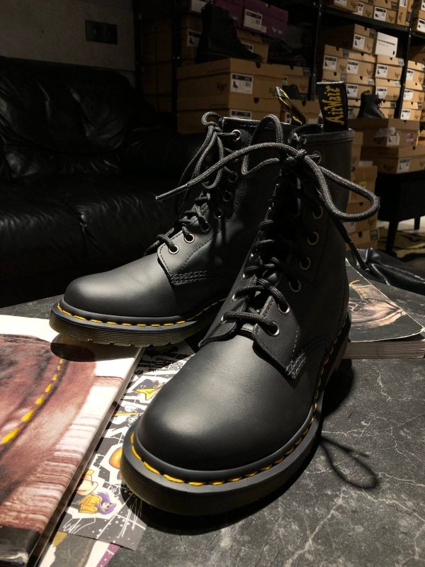 Вживані Dr. Martens 1460 W - Black Nappa (UK 5 EU 38) в хорошому стані купити в Україні