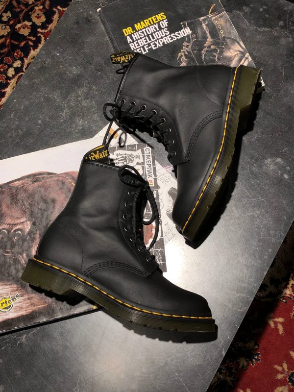 Вживані Dr. Martens 1460 W - Black Nappa (UK 5 EU 38) в хорошому стані купити в Україні