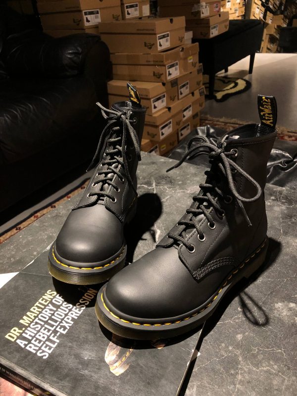 Вживані Dr. Martens 1460 W - Black Nappa (UK 5 EU 38) в хорошому стані купити в Україні