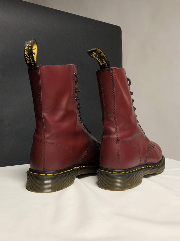 Вінтажні Dr. Martens 1490 - Cherry Red Smooth (UK 7 EU 41) купити в Україні, в хорошому стані Dr. Martens 1490 - Cherry Red Smooth (UK 7 EU 41) , вживані Dr. Martens 1490 - Cherry Red Smooth (UK 7 EU 41)