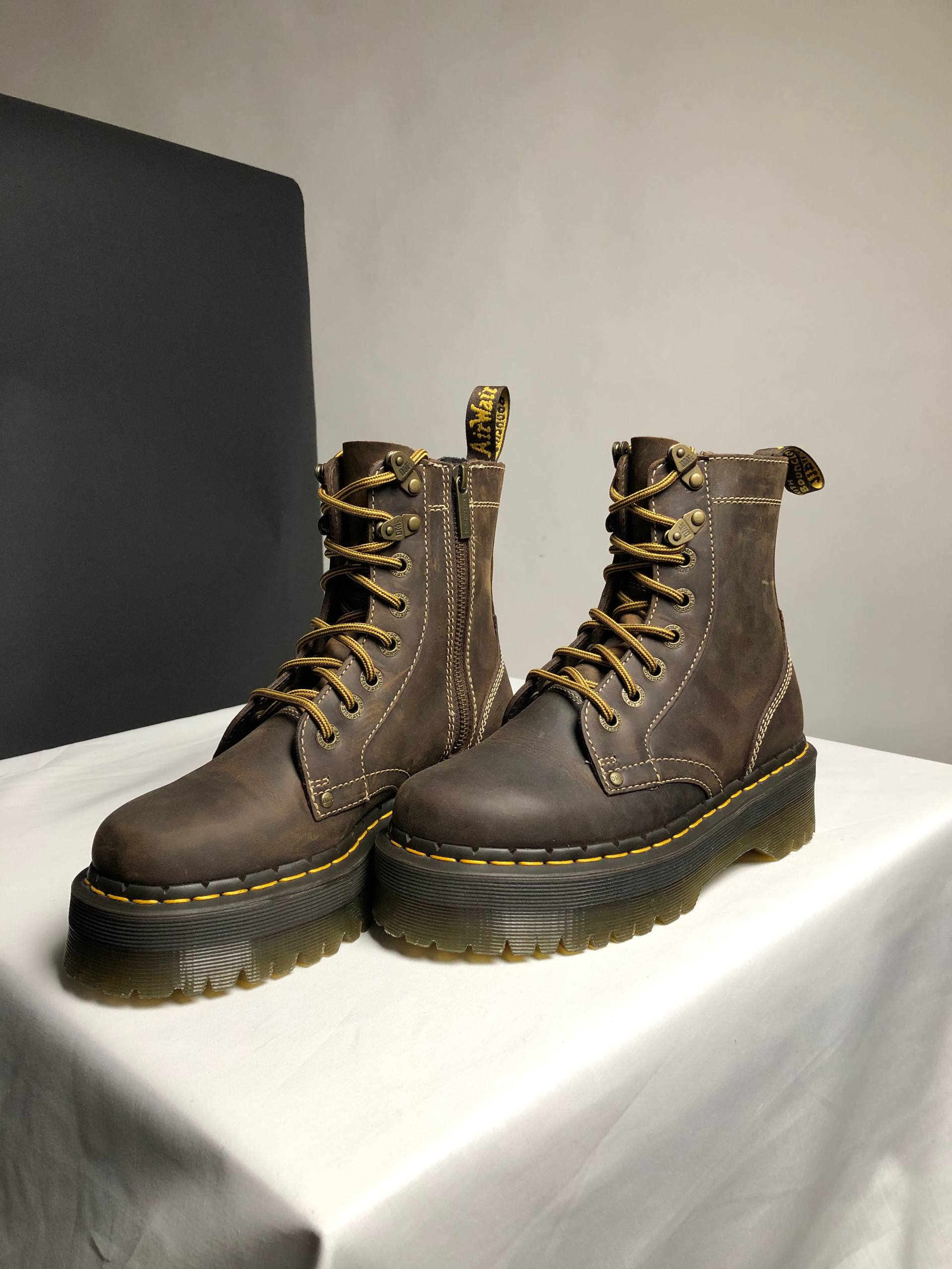 Dr. Martens Jadon Arc - Aztec Crazy Horse (UK 5 EU 38) (10) Вживані архівні Dr. Martens Jadon Arc - Aztec Crazy Horse (UK 5 EU 38) в ідеальному стані