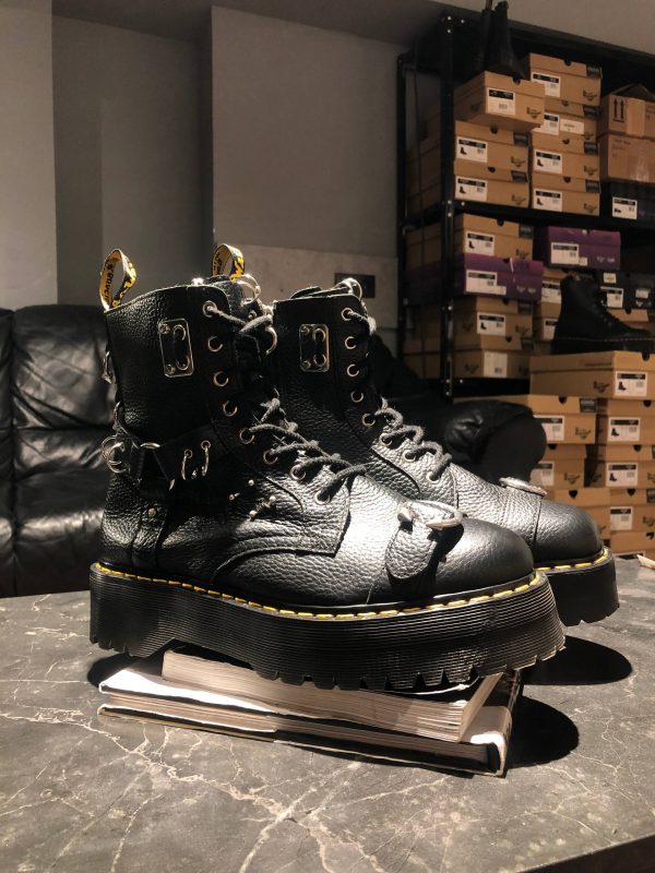 Оригінальні Dr. Martens Jadon Piercing - Black Milled Nappa (UK 10 EU 45) в хорошому стані на resale.martens.com.ua