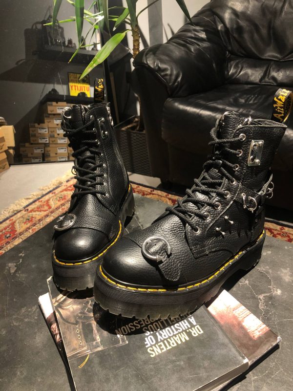 Оригінальні Dr. Martens Jadon Piercing - Black Milled Nappa (UK 10 EU 45) в хорошому стані на resale.martens.com.ua