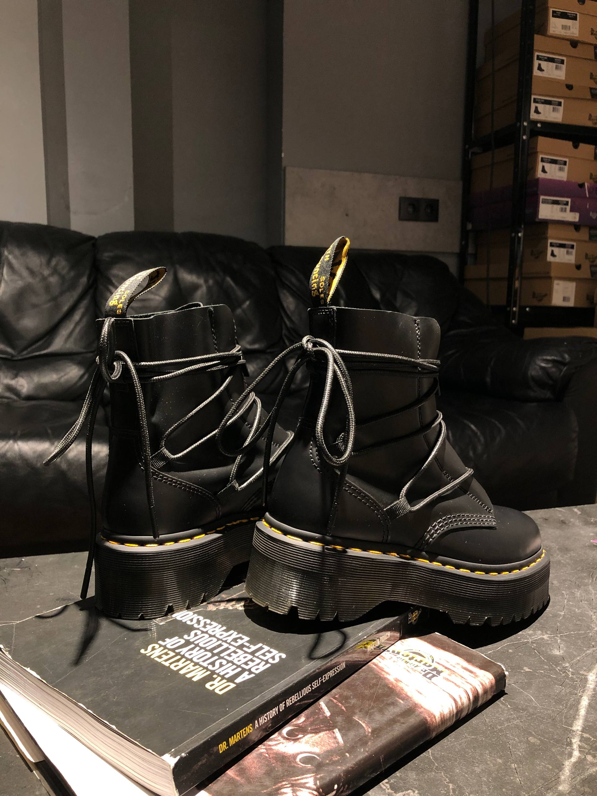 Dr. Martens Jarrick II - Black Smooth (UK 6 EU 39) ( (2) Б\у черевики мартінс Dr. Martens Jarrick II - Black Smooth (UK 6 EU 39) в ідеальному стані