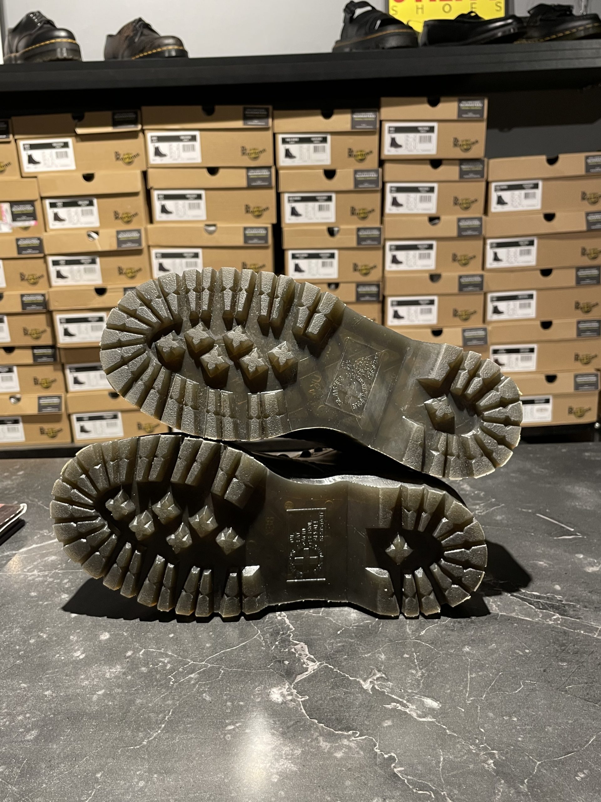 Dr. Martens Sinclair - Dark Taupe Orleans (UK 4 EU 37) (11) Вживані черевики Dr. Martens Sinclair - Dark Taupe Orleans (UK 4 EU 37) в хорошому стані