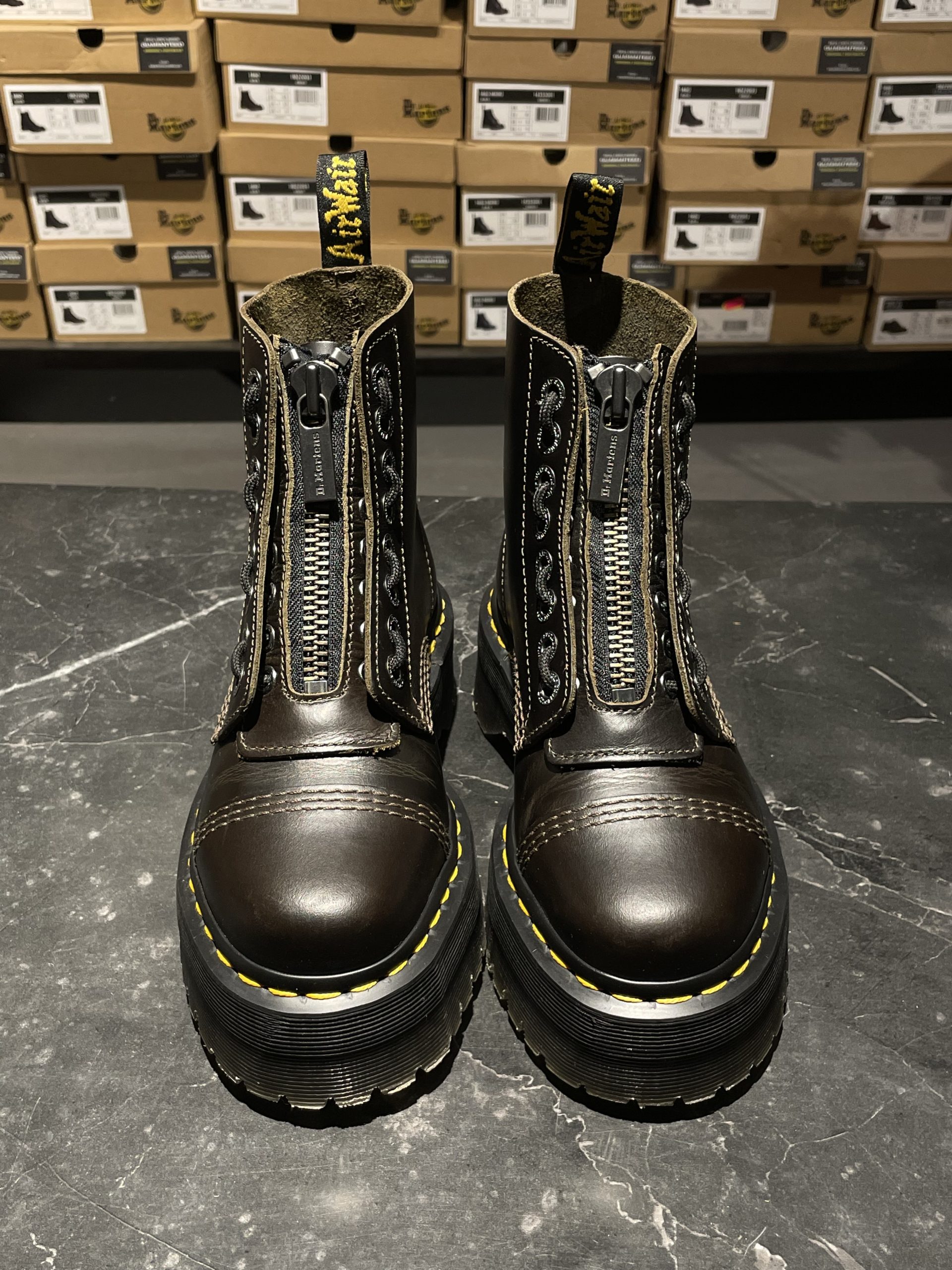 Dr. Martens Sinclair - Dark Taupe Orleans (UK 4 EU 37) (5) Вживані черевики Dr. Martens Sinclair - Dark Taupe Orleans (UK 4 EU 37) в хорошому стані