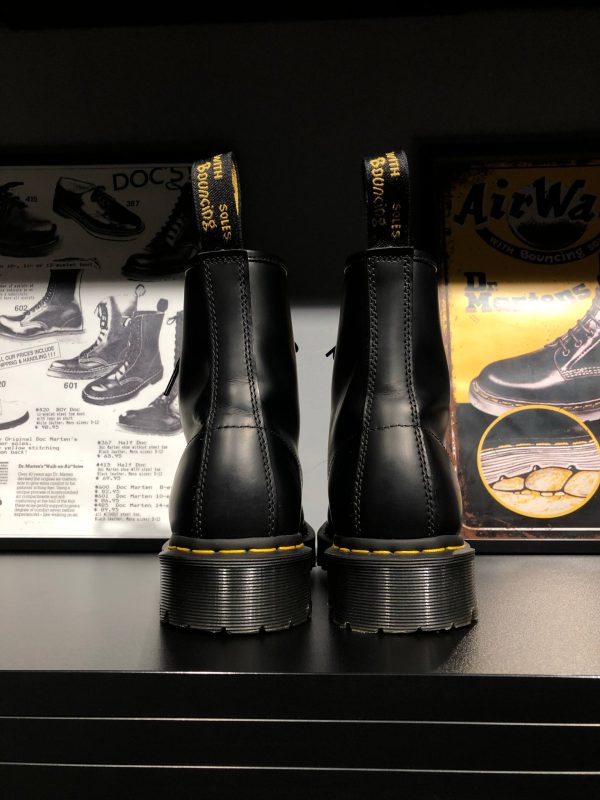 Вживані черевики Dr. Martens 1460 Bex - Black Smooth (UK 8 EU 42) в ідеальному стані купити в Україні