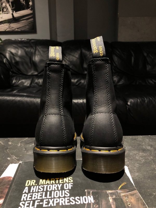 Оригінальні Dr. Martens 1460 - Black Greasy (UK 6 / EU 39) у відмінному стані купити в Україні