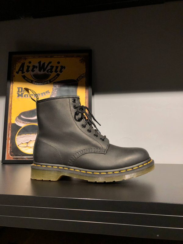 Вживані черевики Dr. Martens 1460 - Black Greasy (UK 7 EU 41) в чудовому стані купити онлайн