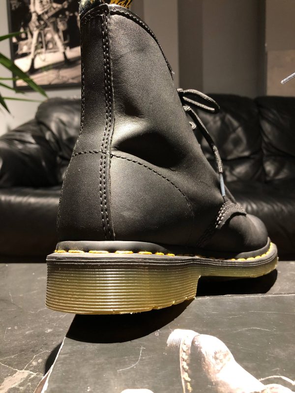 Вживані черевики Dr. Martens 1460 - Black Greasy (UK 7 EU 41) в чудовому стані купити онлайн
