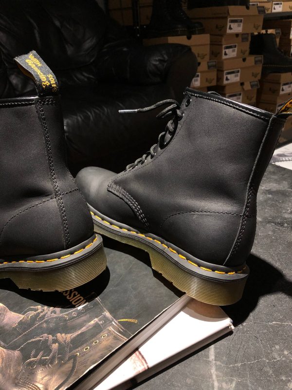 Вживані черевики Dr. Martens 1460 - Black Greasy (UK 7 EU 41) в чудовому стані купити онлайн