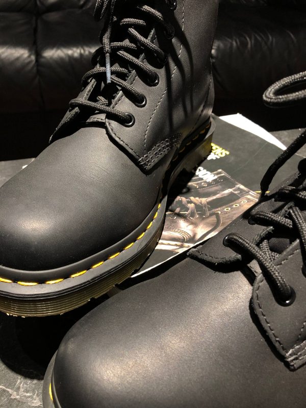 Вживані черевики Dr. Martens 1460 - Black Greasy (UK 7 EU 41) в чудовому стані купити онлайн