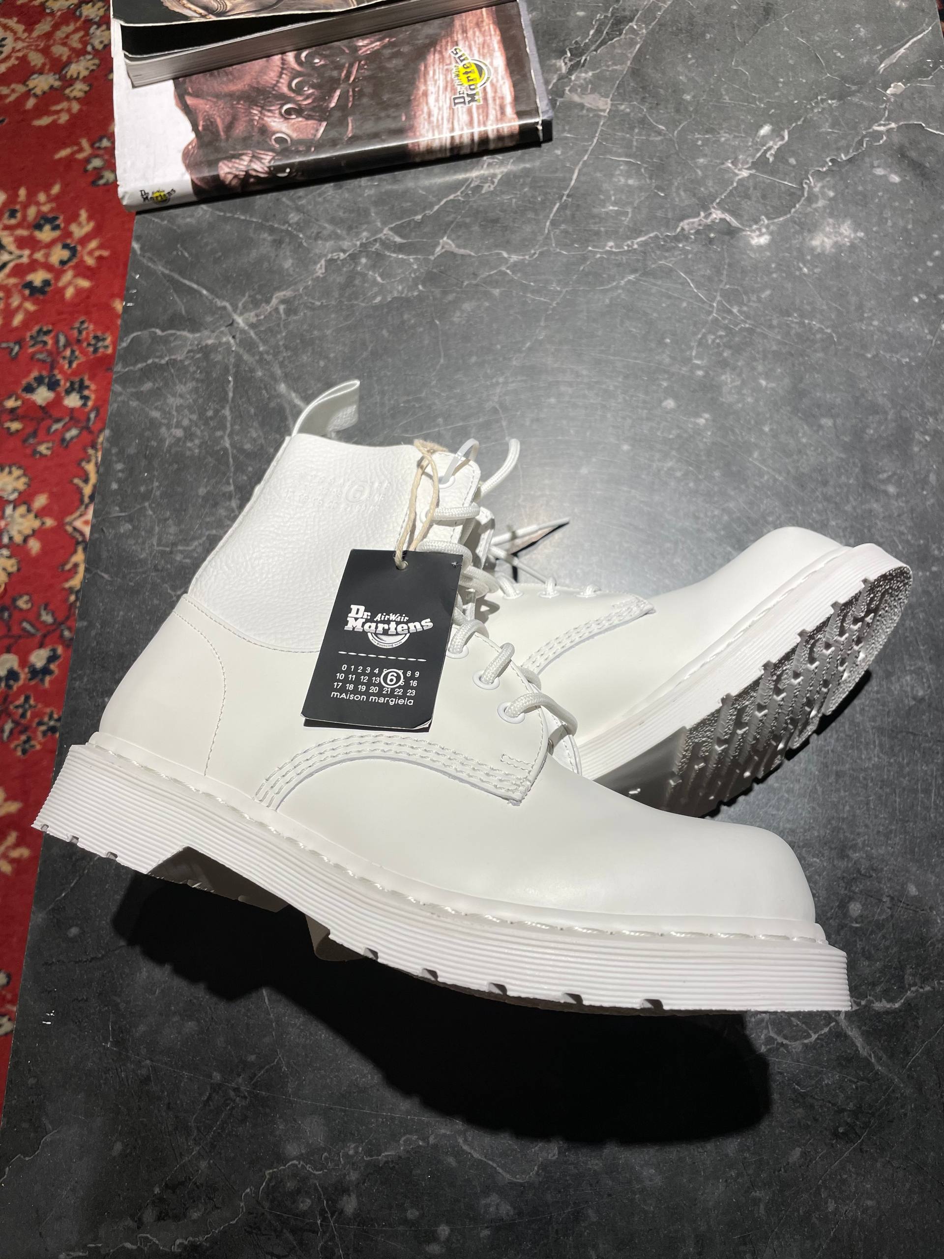 Dr.Martens x MM6 Maison Margiela 1460 8-EYE Vintage Smooth/White Virginia/White