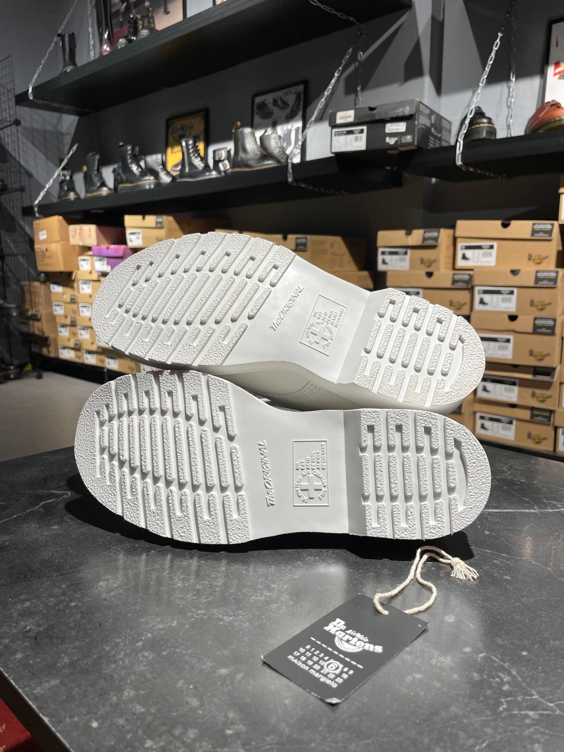 Dr.Martens x MM6 Maison Margiela 1460 8-EYE Vintage Smooth/White Virginia/White