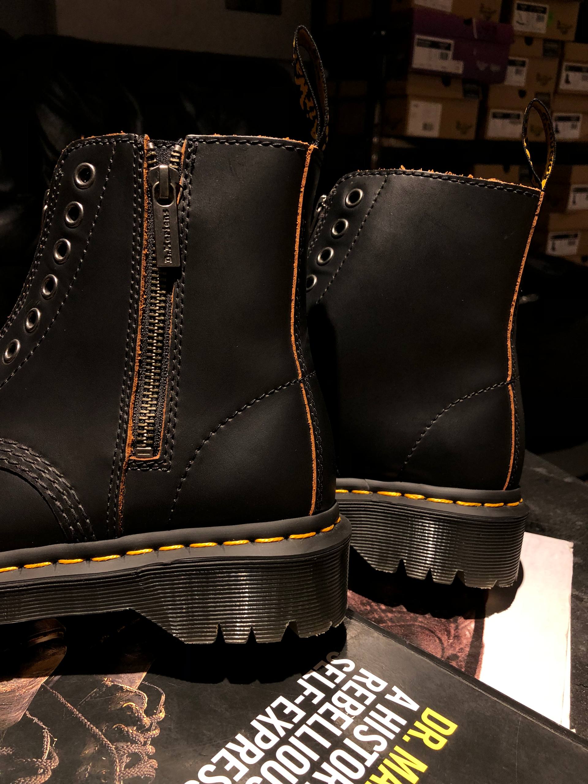 Dr. Martens 1460 Bex Laceless - Black Smooth (UK 4 EU 37) (3) Черевики Dr. Martens 1460 Bex Laceless - Black Smooth (UK 4 EU 37) купити в Україні