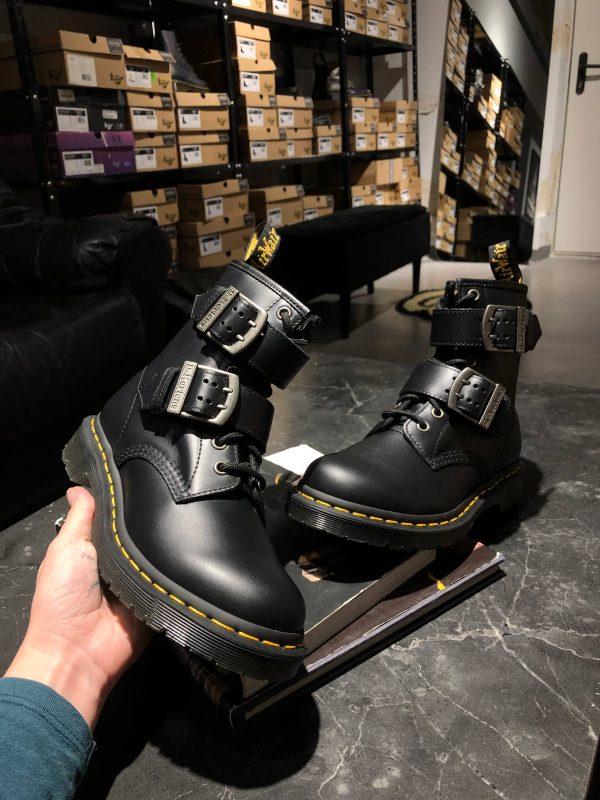 Dr. Martens 1460 - Black Classic Pull Up (UK 4 EU 37)