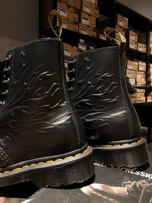 Черевики Dr. Martens 1460 - Black Flame Polished Smooth (UK 4 EU 37) в ідеальному стані купити