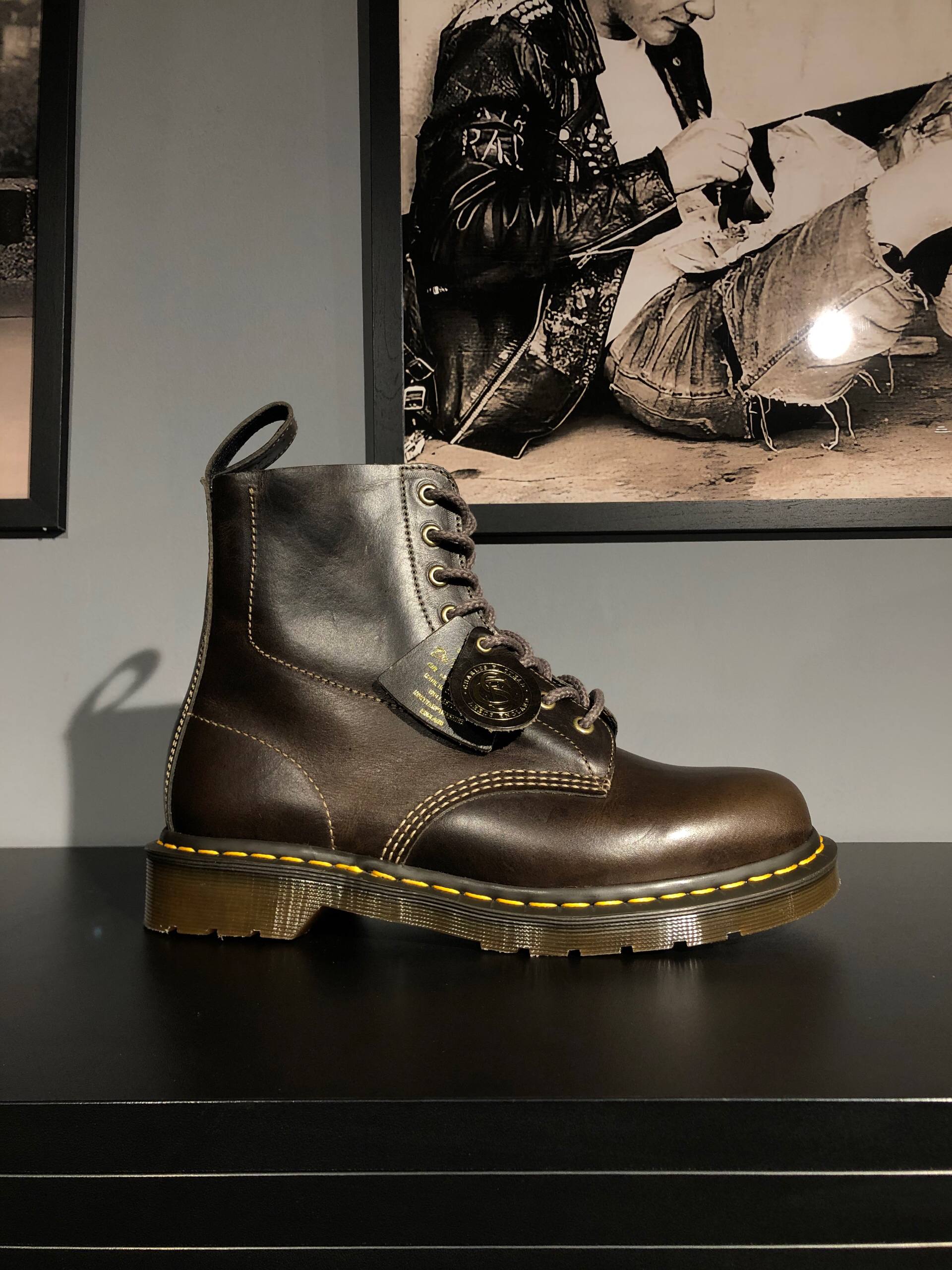 Dr. Martens Pascal 'Made In England' - Grey Vintage (UK 8 EU 42) Вінтажне взуття Dr. Martens Pascal 'Made In England' - Grey Vintage (UK 8 EU 42) в ідеальному стані