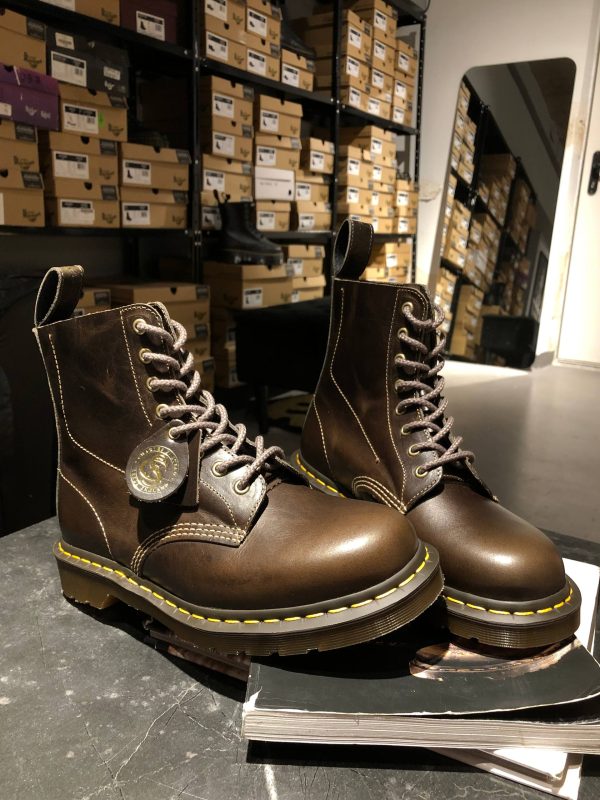 Вінтажне взуття Dr. Martens Pascal 'Made In England' - Grey Vintage (UK 8 EU 42) в ідеальному стані