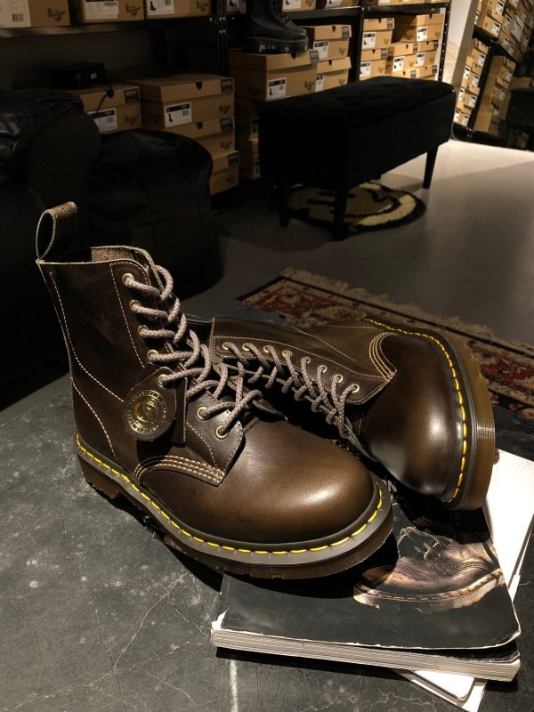 Вінтажне взуття Dr. Martens Pascal 'Made In England' - Grey Vintage (UK 8 EU 42) в ідеальному стані