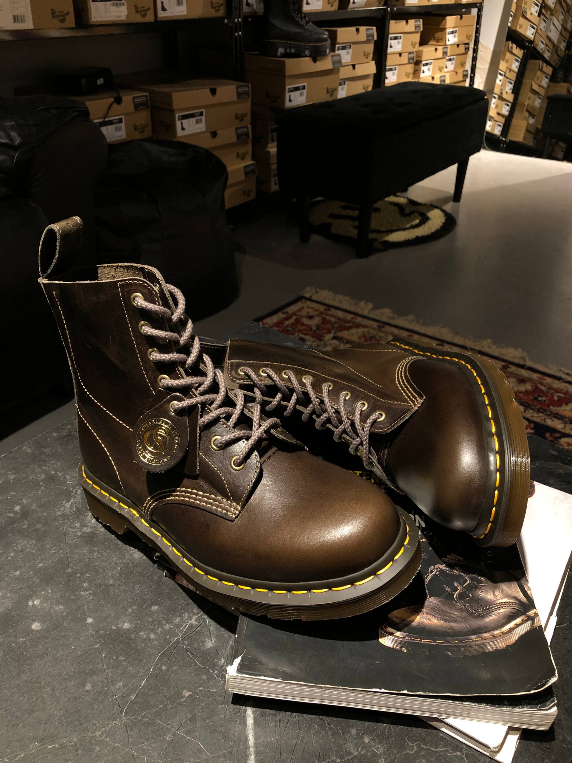 Dr. Martens Pascal 'Made In England' - Grey Vintage (UK 8 EU 42) (8) Вінтажне взуття Dr. Martens Pascal 'Made In England' - Grey Vintage (UK 8 EU 42) в ідеальному стані